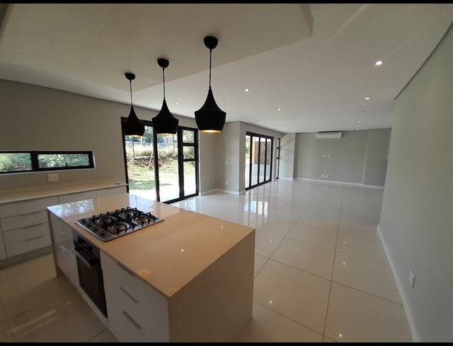 5 BEDROOM FREEHOLD TO LET IN IZINGA ESTATE
